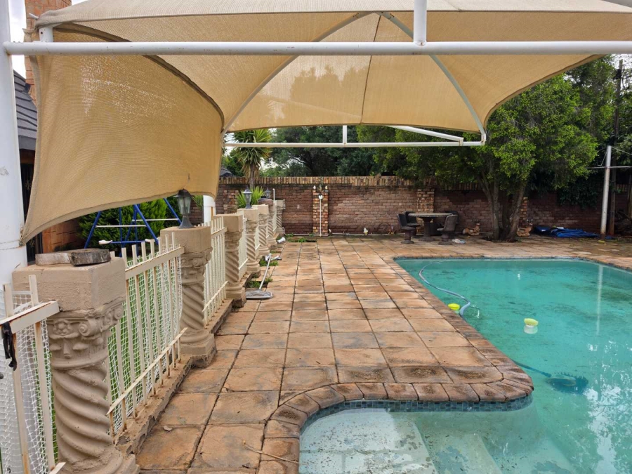 3 Bedroom Property for Sale in Rhodesdene Northern Cape